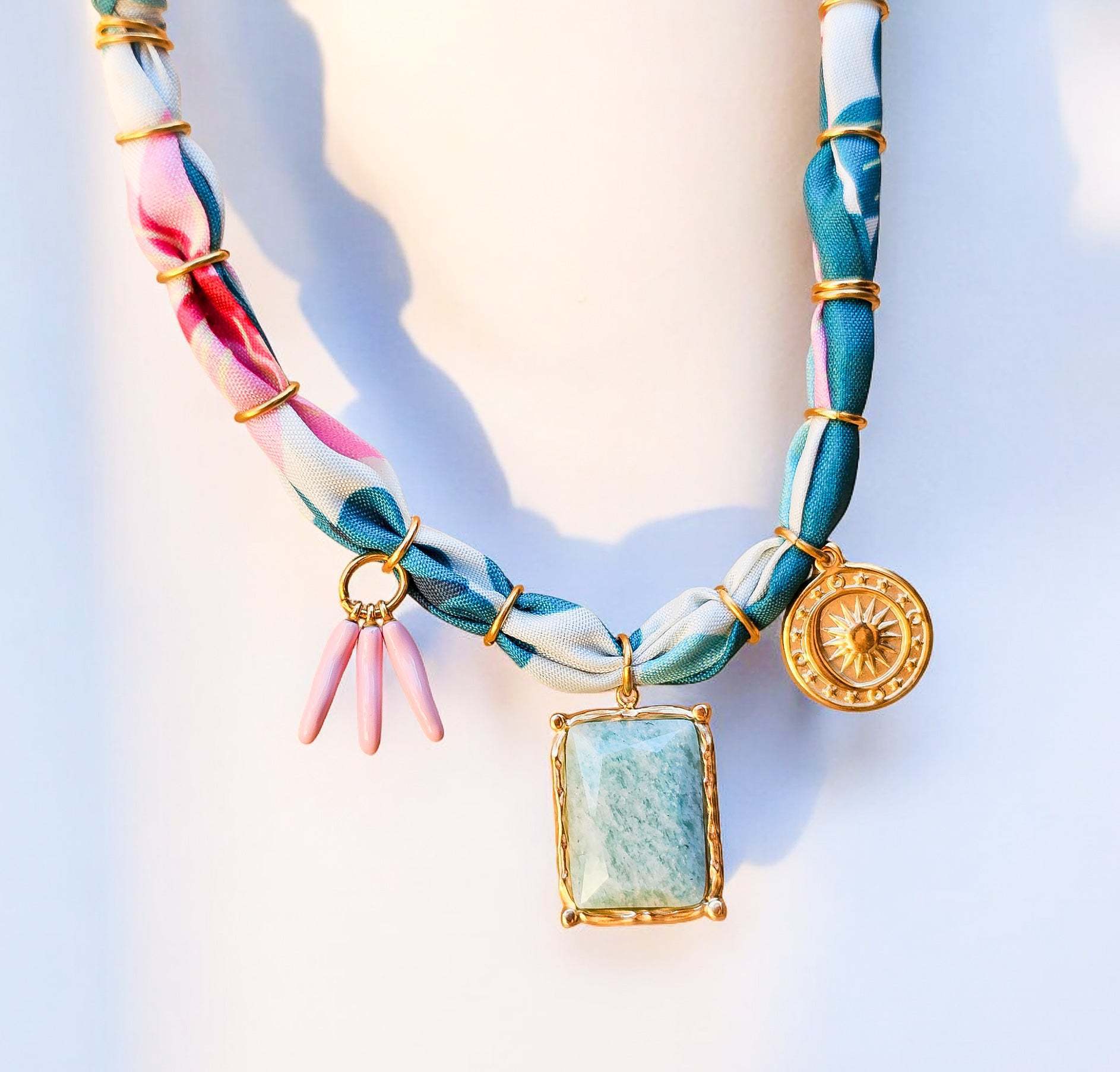 Fashion Style Silk Scarf Necklace Pendant Jewelry Pillow Sun And Moon Love Cherry Niche Design Literature And Art 18K
Fashion Style Silk Scarf Necklace Pendant Jewelry Pillow Sun And Moon Love Cherry Niche Design Literature And Art 18K