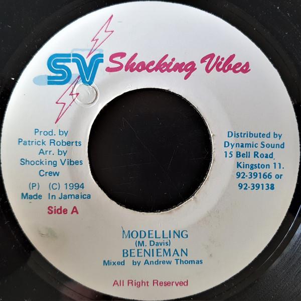 7inch Record BEENIE MAN - Modelling NONE Shocking Vibes 1994 Jamaica Reggae, Ska & Dub Used
7inch Record BEENIE MAN - Modelling NONE Shocking Vibes 1994 Jamaica Reggae, Ska & Dub Used
