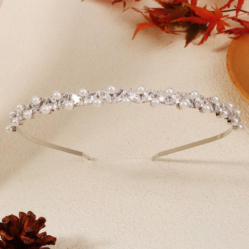 Korean Light Luxury Zircon Pearl Hairband Sweet Girl Daily Headband Fashionable Banquet Party Hair Accessories
Korean Light Luxury Zircon Pearl Hairband Sweet Girl Daily Headband Fashionable Banquet Party Hair Accessories