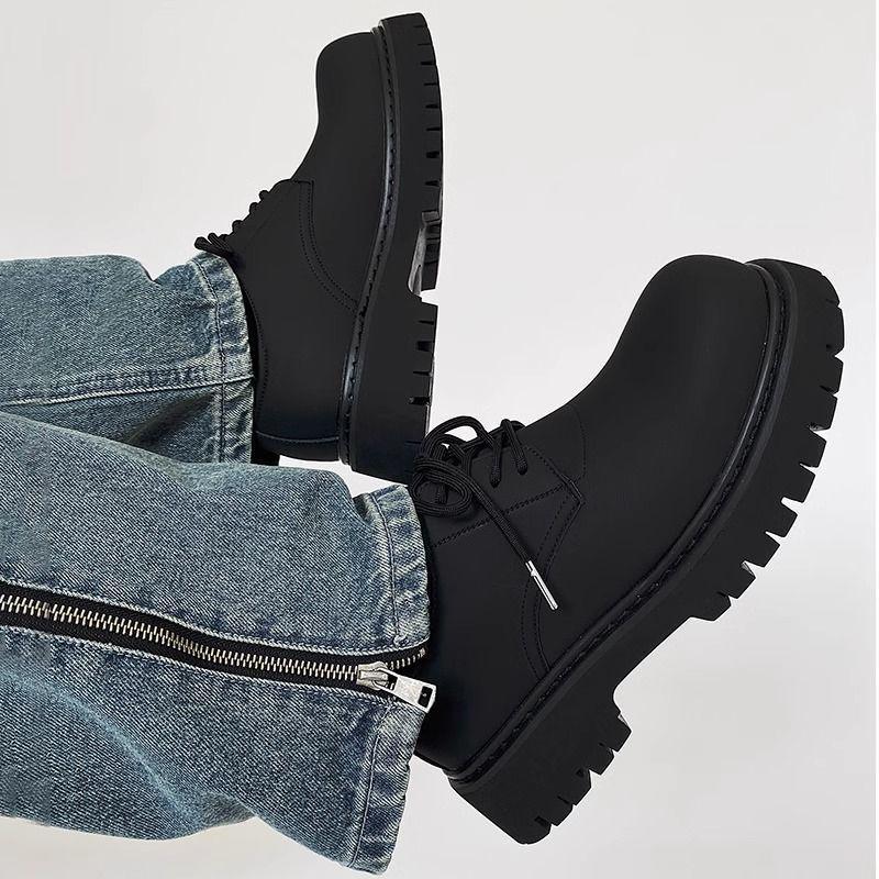 Мужские черные туфли дерби в британском стиле, увеличивающие рост, с круглым носком, из матовой кожи, на толстой подошве, с дизайном «Мартин» с большой головкой 42
Мужские черные туфли дерби в британском стиле, увеличивающие рост, с круглым носком, из матовой кожи, на толстой подошве, с дизайном «Мартин» с большой головкой 42