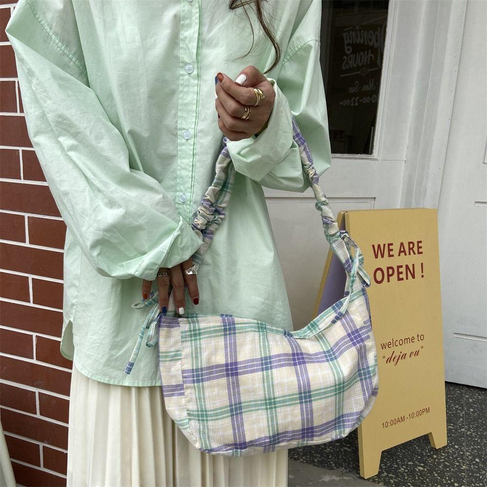 Bow Pleated Dumpling Bag Sweet Women Chic Underarm Bag Portable Lattice Tote Bag Travel Style2
Bow Pleated Dumpling Bag Sweet Women Chic Underarm Bag Portable Lattice Tote Bag Travel Style2