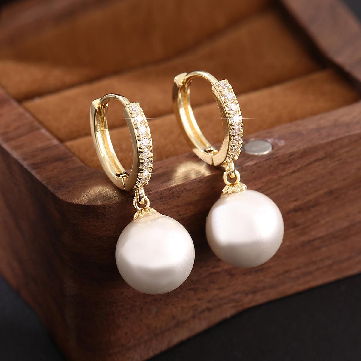 Elegant Imitation Pearl Pendant Drop Gold Color Earring Luxury Accessory Gift for Korean Fashion Jewelry Party Woman Girls золотой
Elegant Imitation Pearl Pendant Drop Gold Color Earring Luxury Accessory Gift for Korean Fashion Jewelry Party Woman Girls золотой