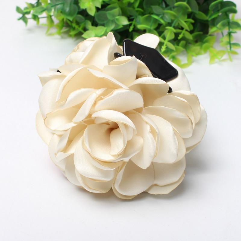 Большие пластиковые заколки-крабы для волос с цветком для женщин и девушек, тканевая повязка на голову, держатель для хвостика, аксессуары для волос для макияжа, модные
Большие пластиковые заколки-крабы для волос с цветком для женщин и девушек, тканевая повязка на голову, держатель для хвостика, аксессуары для волос для макияжа, модные