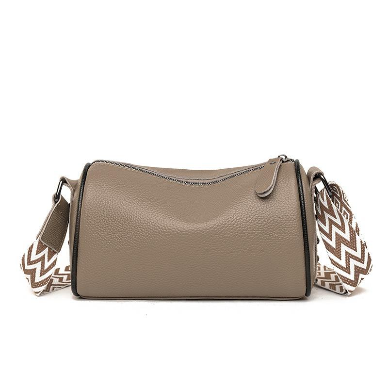 New cowhide bag women s first layer cowhide single shoulder oblique span large capacity underarm bag leather rivet pillow bag хаки
New cowhide bag women s first layer cowhide single shoulder oblique span large capacity underarm bag leather rivet pillow bag хаки