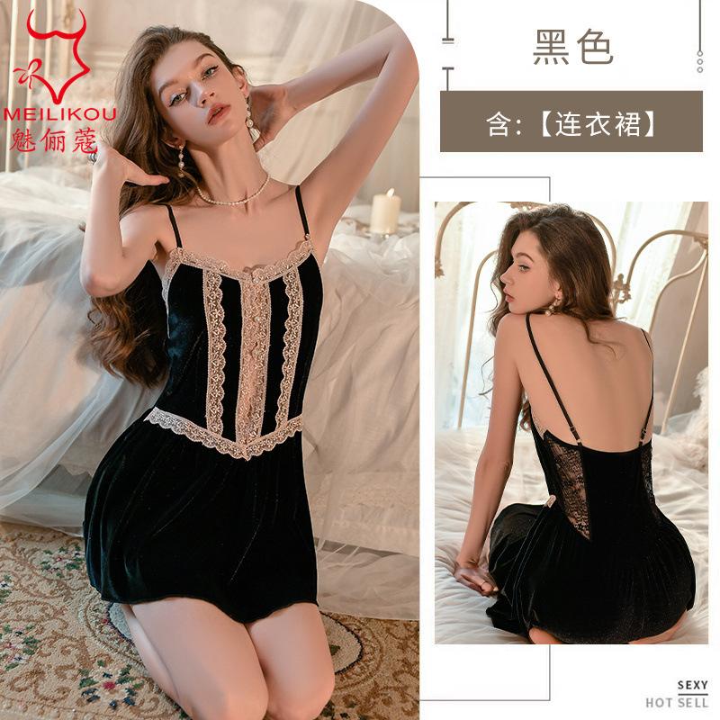 Sexy pajamas new French high-end golden velvet solid color suspender nightdress nightgown loungewear set one size fits all
Sexy pajamas new French high-end golden velvet solid color suspender nightdress nightgown loungewear set one size fits all