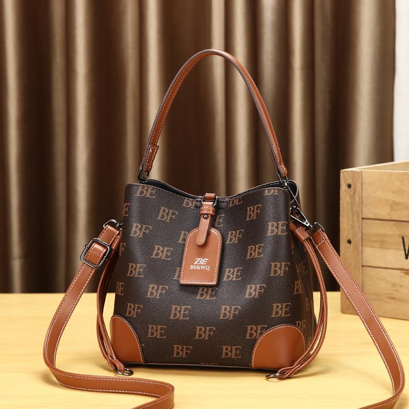 Сумка-ведро женская 2025 новая ретро на плечо модная сумка-мессенджер женская сумка высокого класса женская сумка
Сумка-ведро женская 2025 новая ретро на плечо модная сумка-мессенджер женская сумка высокого класса женская сумка