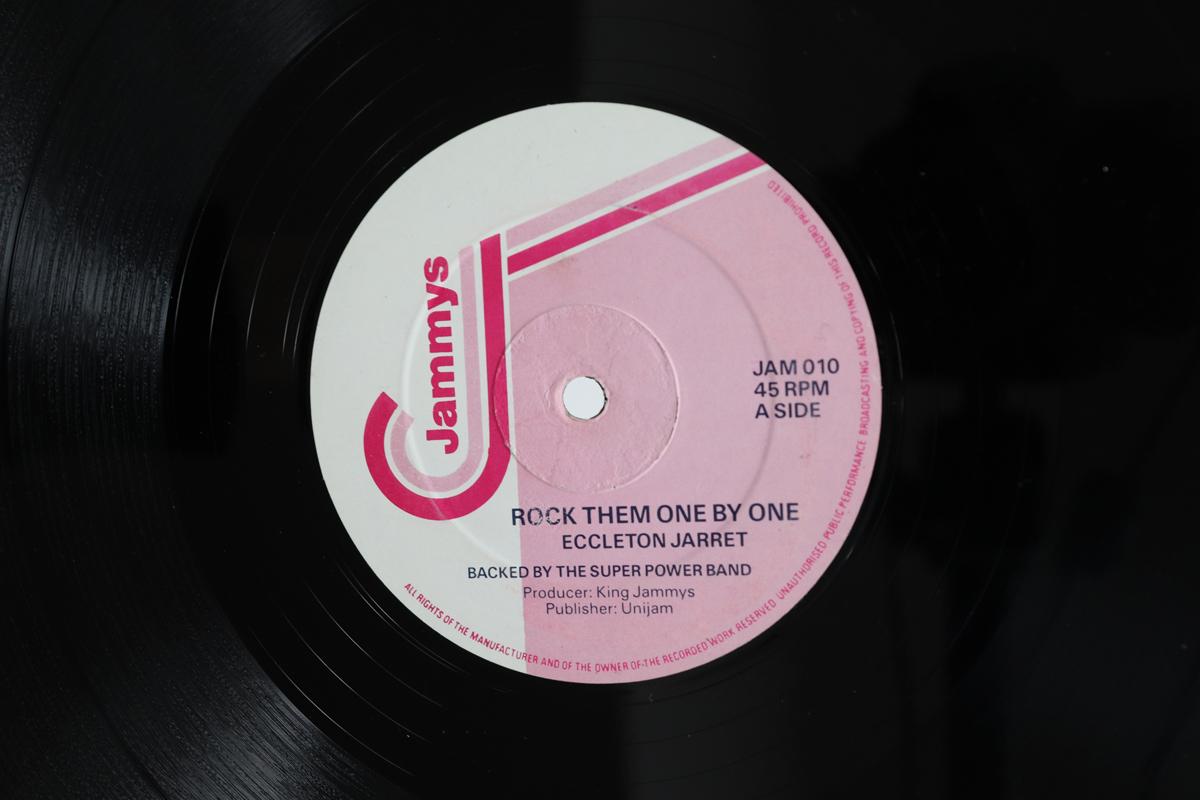 12inch Record ECCLETON JARRETT PHILLIP FRASER Rock Them One By One Lost And Fou JAM010 Jammys Records UK Reggae Ska Dub Used
12inch Record ECCLETON JARRETT PHILLIP FRASER Rock Them One By One Lost And Fou JAM010 Jammys Records UK Reggae Ska Dub Used