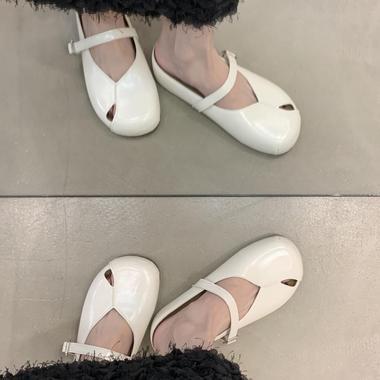 Thick-soled bag head cool slippers women s outer wear summer 2025 new with skirt super fire one pedal half tray silver single shoes 40
Thick-soled bag head cool slippers women s outer wear summer 2025 new with skirt super fire one pedal half tray silver single shoes 40