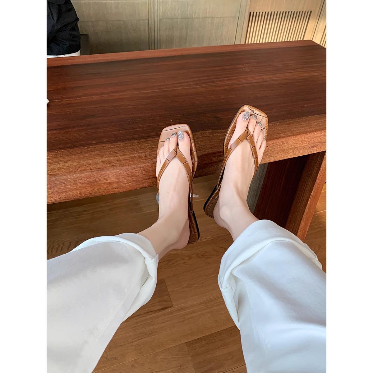 Cowhide version~ New cat heels, high heels, flip-flops, flat bottom, toe cool slippers 40
Cowhide version~ New cat heels, high heels, flip-flops, flat bottom, toe cool slippers 40