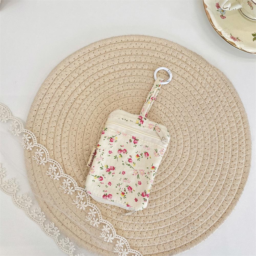 Ins Style Floral Print Key Pouch Elegant Flower Portable Earphone Bag Key Holder for Women Girls Small Sweet Organizer Bag красный
Ins Style Floral Print Key Pouch Elegant Flower Portable Earphone Bag Key Holder for Women Girls Small Sweet Organizer Bag красный