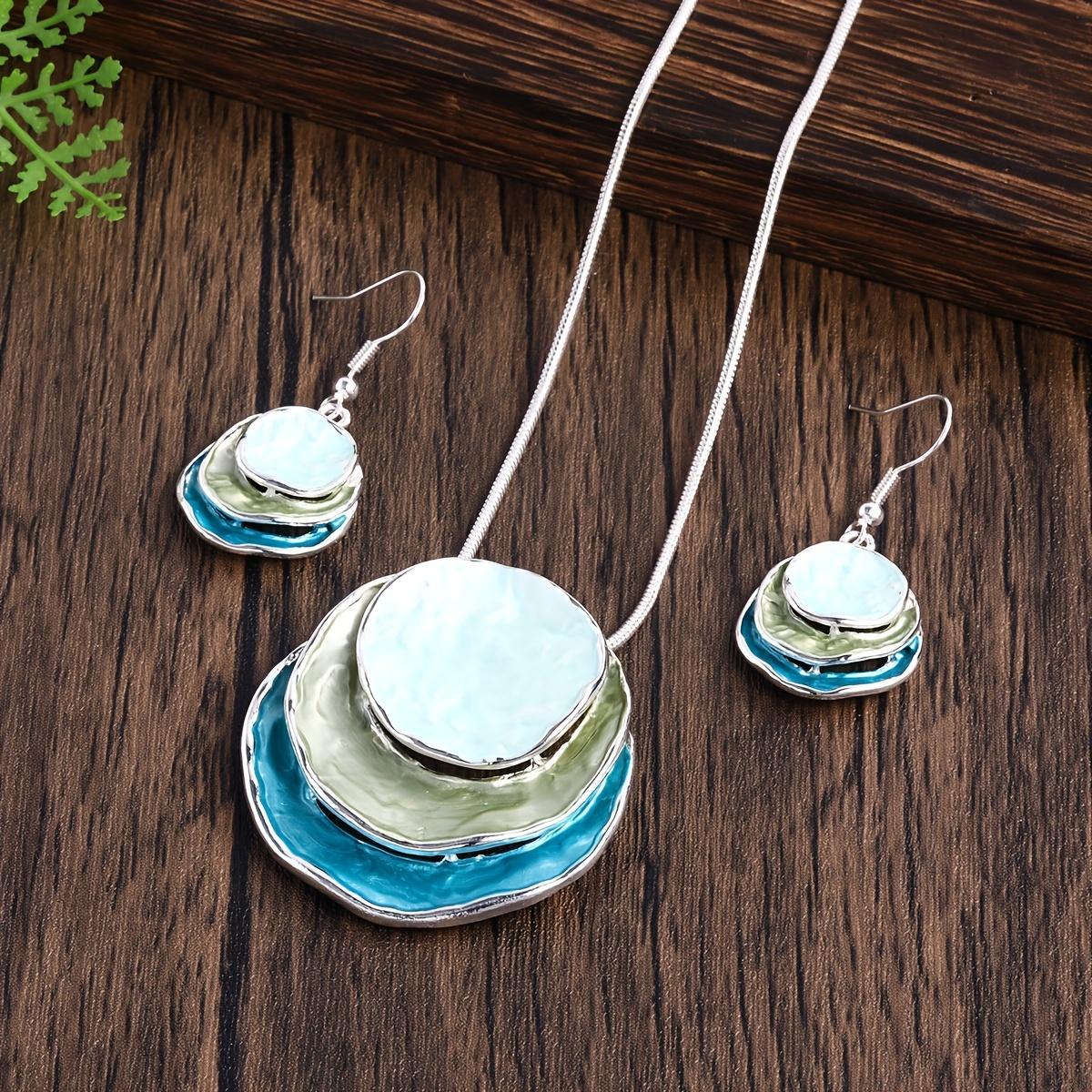 1 пара серег + 1 ожерелье в стиле бохо, комплект украшений в стиле ретро, дизайн тарелок, разные цвета на выбор, подходящие к повседневной одежде
1 пара серег + 1 ожерелье в стиле бохо, комплект украшений в стиле ретро, дизайн тарелок, разные цвета на выбор, подходящие к повседневной одежде