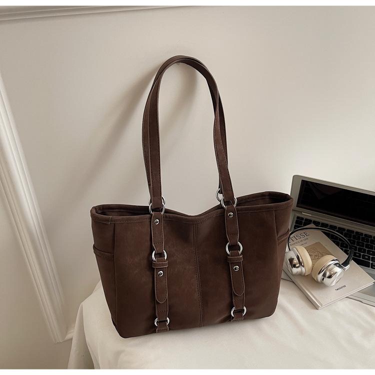 Ретро нишевая сумка подмышку женская 2025 новая простая и универсальная сумка-тоут высококлассная вместительная сумка на плечо темно-коричневого
Ретро нишевая сумка подмышку женская 2025 новая простая и универсальная сумка-тоут высококлассная вместительная сумка на плечо темно-коричневого