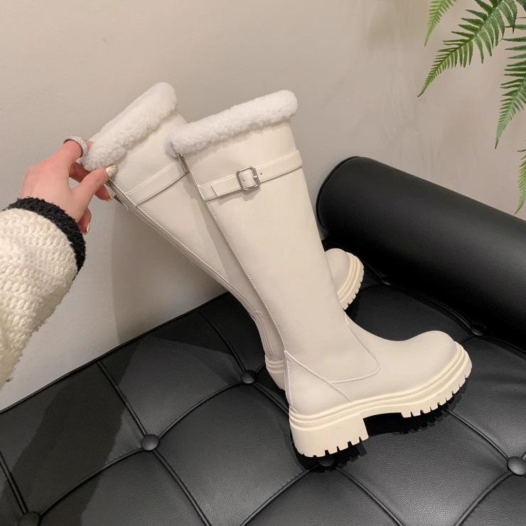 Шкіряні чоботи з овчини жіночі зима 2025 нові білі чоботи на товстій підошві снігові чоботи оксамитові високі чоботи 40 бежевий
Шкіряні чоботи з овчини жіночі зима 2025 нові білі чоботи на товстій підошві снігові чоботи оксамитові високі чоботи 40 бежевий