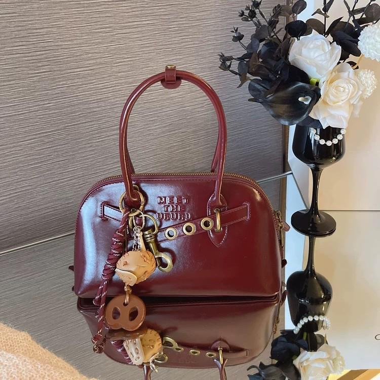 2024 Genuine Leather Retro Bowling Handbag: Versatile Women s Shoulder & Crossbody Shell Bag
2024 Genuine Leather Retro Bowling Handbag: Versatile Women s Shoulder & Crossbody Shell Bag