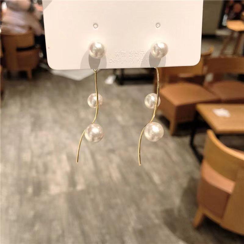 Simple Temperament Geometric Curves Imitate Pearls Stud Earrings for Women Bride Wedding Korean Fashion Piercing Jewelry Gifts
Simple Temperament Geometric Curves Imitate Pearls Stud Earrings for Women Bride Wedding Korean Fashion Piercing Jewelry Gifts
