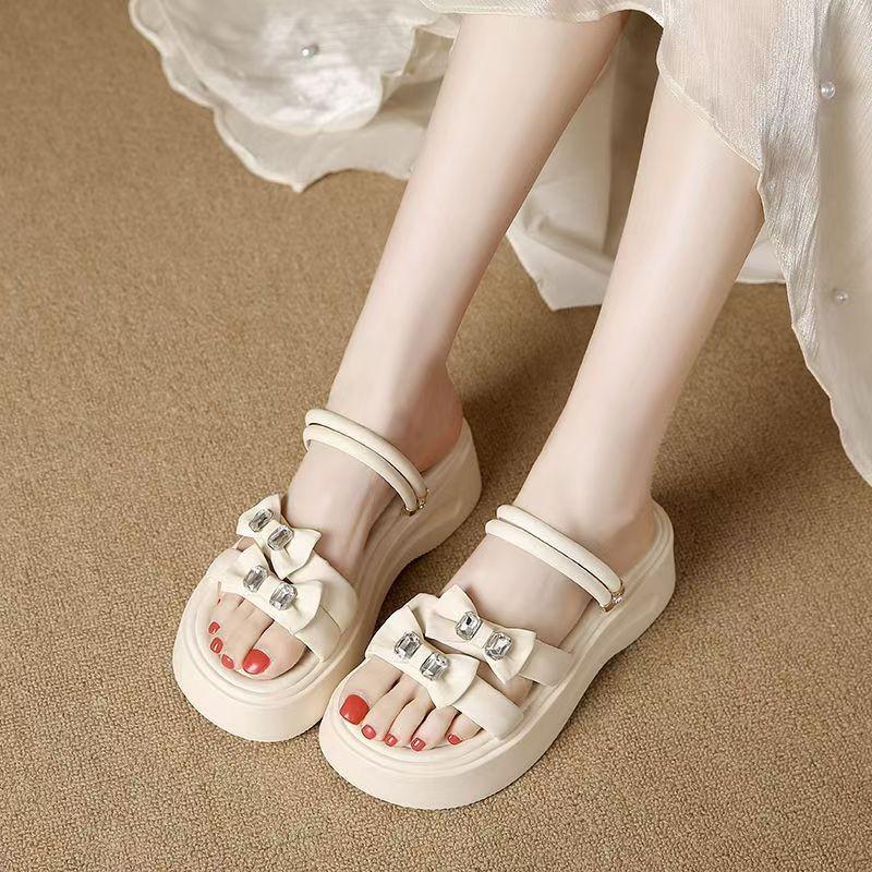 Summer new versatile rhinestone two wear fashionable outer wear heightening thick-soled slippers beach cool slippers 40
Summer new versatile rhinestone two wear fashionable outer wear heightening thick-soled slippers beach cool slippers 40