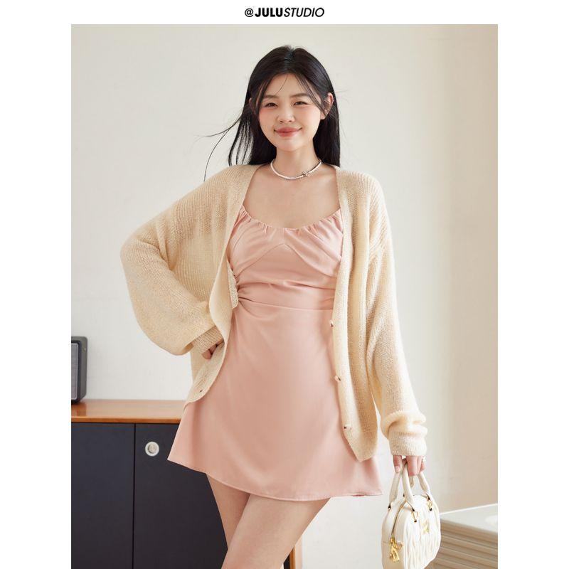 Julu Studio Romantic Quartet Slightly Oversized Girls Pure Want to Imitate Acetic Acid Sling Dress Knitting Cardigan Peach Orange Pink Cardigan M
Julu Studio Romantic Quartet Slightly Oversized Girls Pure Want to Imitate Acetic Acid Sling Dress Knitting Cardigan Peach Orange Pink Cardigan M