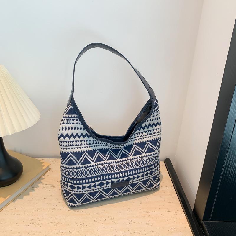 Сумка-тоут большой емкости National Wind, сумка на плечо для весны и лета, сумка для студентов Foreign Tide, повседневная сумка для занятий по цветному сращиванию темно-синий
Сумка-тоут большой емкости National Wind, сумка на плечо для весны и лета, сумка для студентов Foreign Tide, повседневная сумка для занятий по цветному сращиванию темно-синий