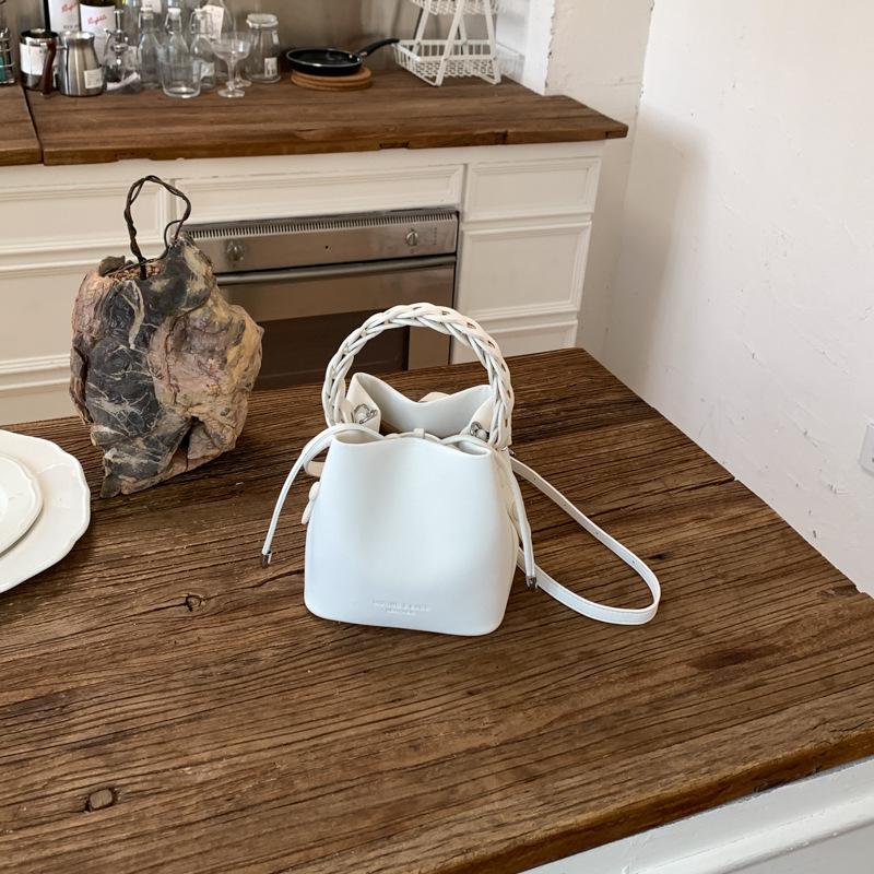 Women s Spring 2026 Woven Crossbody Bucket Bag - Versatile High-End Handbag for Commute
Women s Spring 2026 Woven Crossbody Bucket Bag - Versatile High-End Handbag for Commute