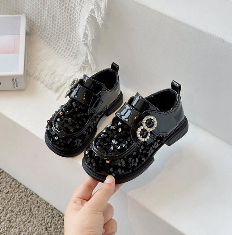 Girl s Leather Shoes Sequins Party Sliver Black Beautiful Kids Flat Shoes Platform Stylish Autumn Children Shoes 26-36 36
Girl s Leather Shoes Sequins Party Sliver Black Beautiful Kids Flat Shoes Platform Stylish Autumn Children Shoes 26-36 36