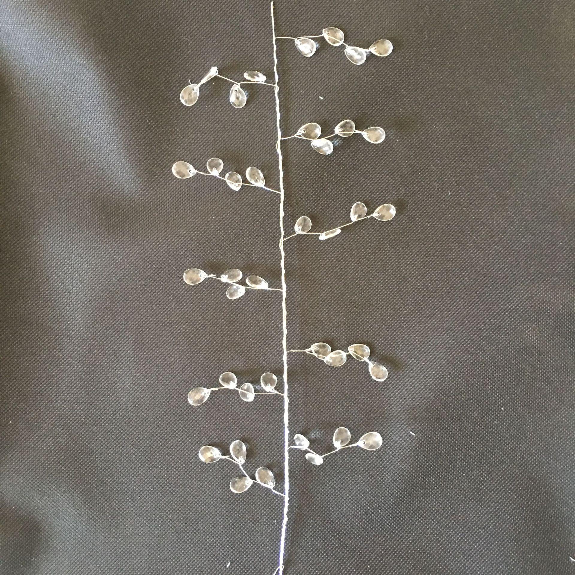 1 метр акриловая гирлянда в форме капли воды для свадебных украшений
1 метр акриловая гирлянда в форме капли воды для свадебных украшений