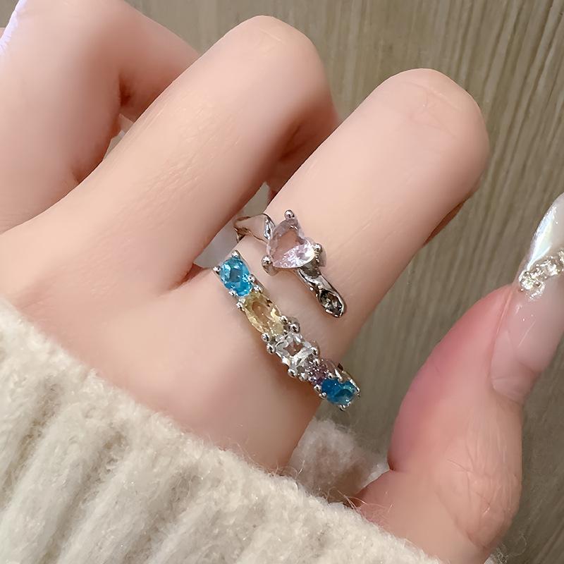 Color Full Diamond Zircon Dopamine Love Stacking Open Ring Light Luxury Personality Niche Design Simple Ring Woman Adjustable opening
Color Full Diamond Zircon Dopamine Love Stacking Open Ring Light Luxury Personality Niche Design Simple Ring Woman Adjustable opening