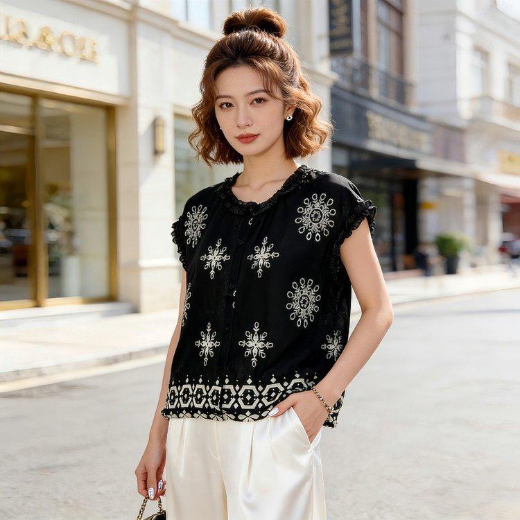 Elegant Summer Chiffon Shirt for Mid-Aged & Elderly Women - Lace Trim, Stripes & Floral Print - Two Styles Available XL (recommended 45-52.5 kg)
Elegant Summer Chiffon Shirt for Mid-Aged & Elderly Women - Lace Trim, Stripes & Floral Print - Two Styles Available XL (recommended 45-52.5 kg)