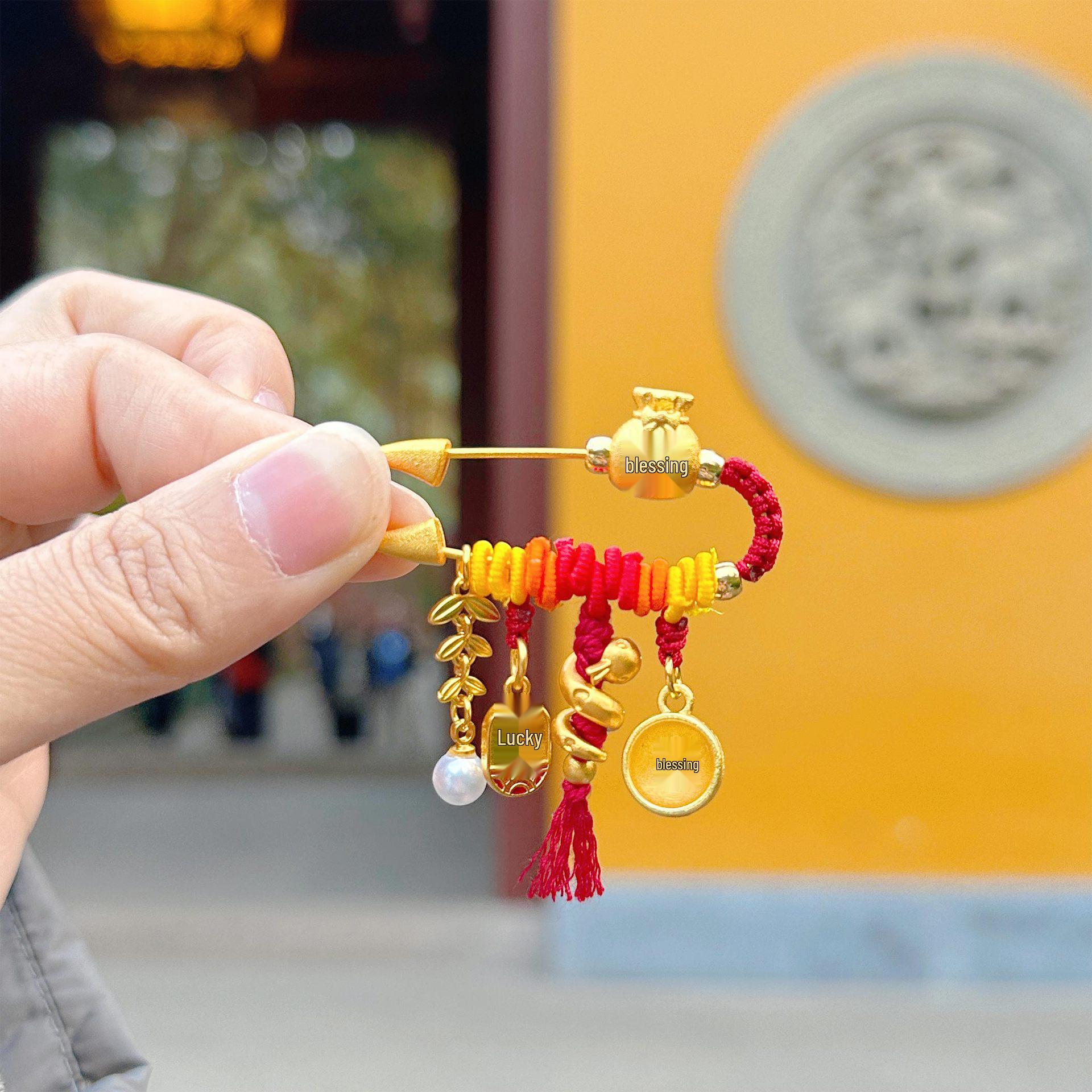 Orange-Inspired Portable Brooch Collection: Handmade Chinese-Style Pendants for Expecting Mothers and Babies.
Orange-Inspired Portable Brooch Collection: Handmade Chinese-Style Pendants for Expecting Mothers and Babies.