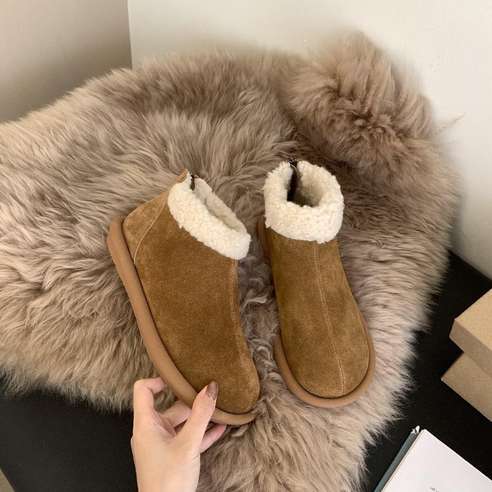 Leather lamb wool cotton shoes women s winter flat-bottomed velvet short boots turned fur non-slip warm snow boots 35 кавовий
Leather lamb wool cotton shoes women s winter flat-bottomed velvet short boots turned fur non-slip warm snow boots 35 кавовий