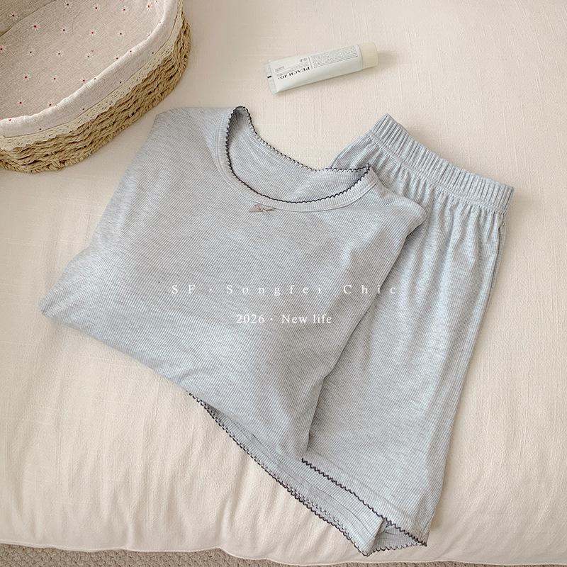 Modal integrated pajamas women s suit with chest pads, dog teeth contrasting colors, tolerant and cool, outside wearing loungewear One size fits all (40-67.5kg) світло-синій колір
Modal integrated pajamas women s suit with chest pads, dog teeth contrasting colors, tolerant and cool, outside wearing loungewear One size fits all (40-67.5kg) світло-синій колір