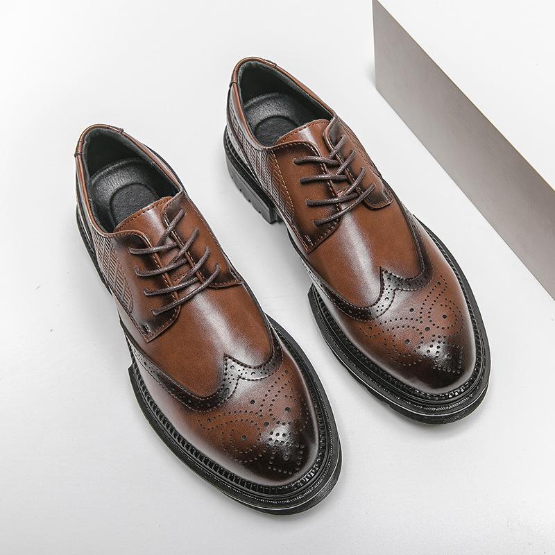 Leather shoes men s trend business dress wedding shoes new British style Korean version derby shoes platform leather shoes 45
Leather shoes men s trend business dress wedding shoes new British style Korean version derby shoes platform leather shoes 45