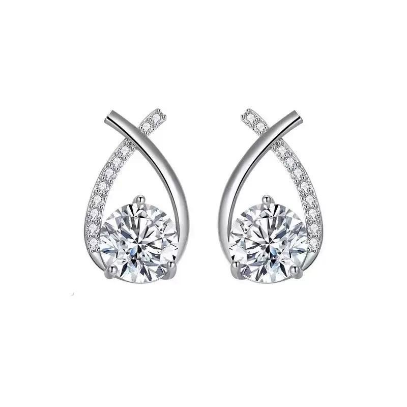 Трендовые серьги-пусеты с цирконом в виде креста для женщин - 2022 Элегантные и универсальные аксессуары для ушей
Трендовые серьги-пусеты с цирконом в виде креста для женщин - 2022 Элегантные и универсальные аксессуары для ушей