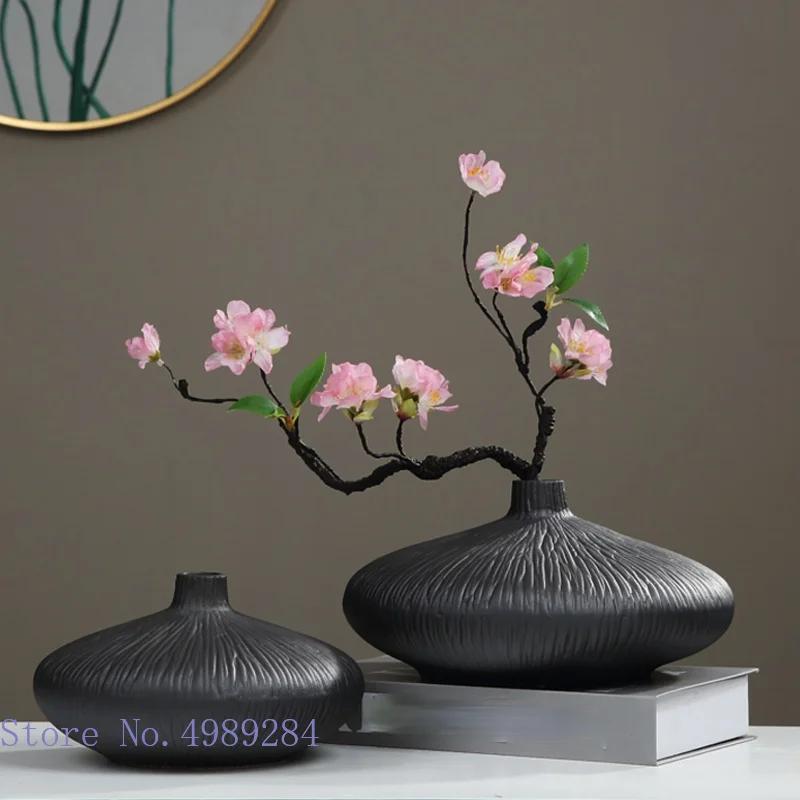 Chinese style Ceramic vase Circular pattern Handmade Desktop ceramic crafts ornaments Buddhism Flower vase Home Decoration
Chinese style Ceramic vase Circular pattern Handmade Desktop ceramic crafts ornaments Buddhism Flower vase Home Decoration