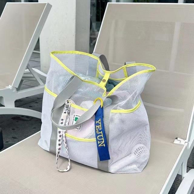 Large Capacity Mesh Beach Bag Portable Travel Organizer with Drainage for Swimming 56*13*40cm белый
Large Capacity Mesh Beach Bag Portable Travel Organizer with Drainage for Swimming 56*13*40cm белый