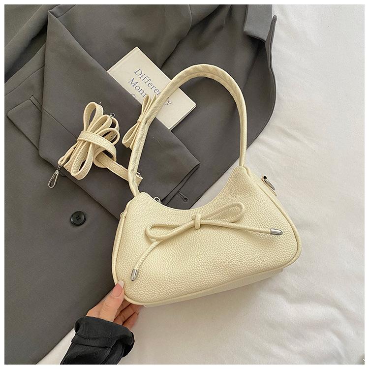 Niche design bag women s 2025 new summer versatile messenger bag exquisite handbag super fire small bag белый
Niche design bag women s 2025 new summer versatile messenger bag exquisite handbag super fire small bag белый