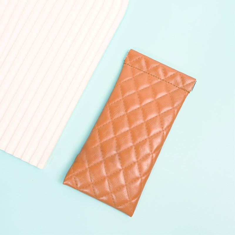 Sunglass Pouch Portable Squeeze Top Glasses Case Eyewear Organizer Soft Glasses Case For Travel Handbag Sunglasses Storage
Sunglass Pouch Portable Squeeze Top Glasses Case Eyewear Organizer Soft Glasses Case For Travel Handbag Sunglasses Storage