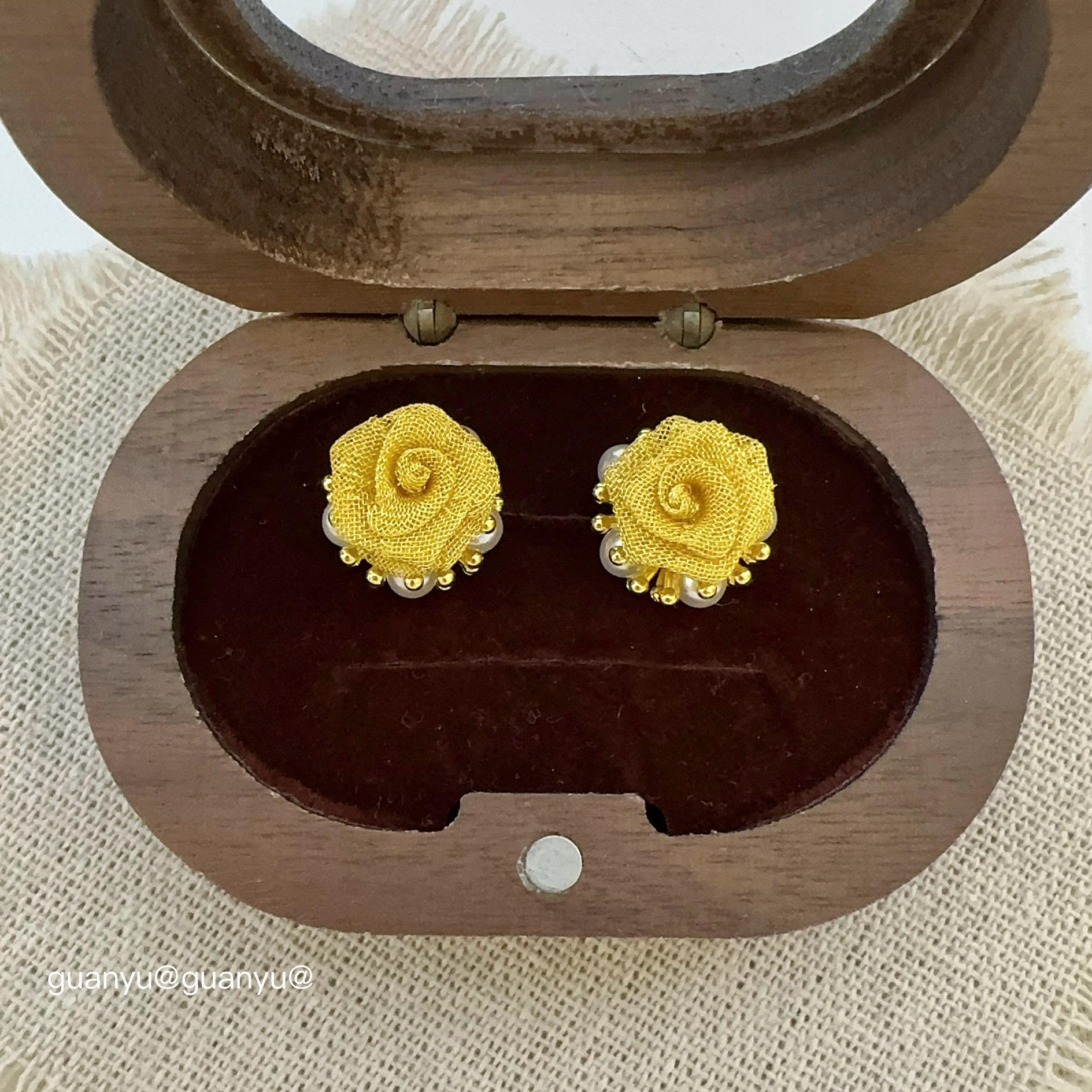 Изысканные серьги-цветы из металла, жемчуга и кружева: Милый, Симпатичный и Универсальный для Женской Моды
Изысканные серьги-цветы из металла, жемчуга и кружева: Милый, Симпатичный и Универсальный для Женской Моды