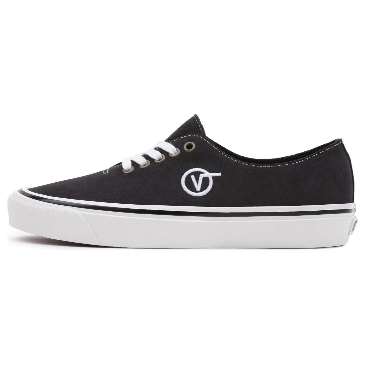 Authentic One Piece x Authentic Vans Black White VN0005UCBLA 36
Authentic One Piece x Authentic Vans Black White VN0005UCBLA 36