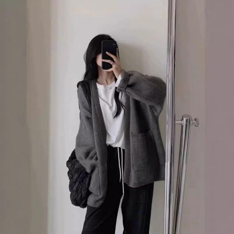 Autumn and Winter New Korean Style Loose Knitted Cardigan Lazy Style Solid Color Pocket Temperament Sweater Jacket Women s Trend Onesize сірий
Autumn and Winter New Korean Style Loose Knitted Cardigan Lazy Style Solid Color Pocket Temperament Sweater Jacket Women s Trend Onesize сірий