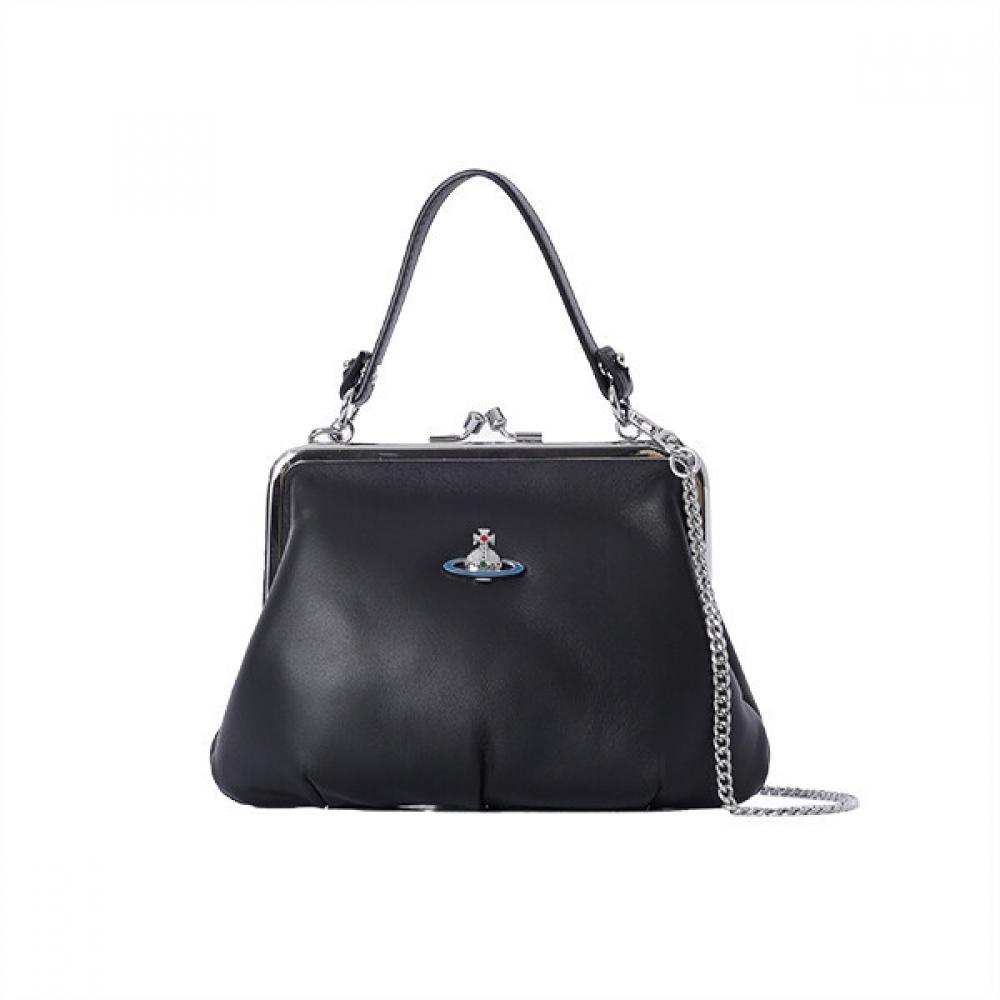 Сумка-тоут на ланцюжку Vivienne Westwood 4b010005wl001ln403i blacks
Сумка-тоут на ланцюжку Vivienne Westwood 4b010005wl001ln403i blacks