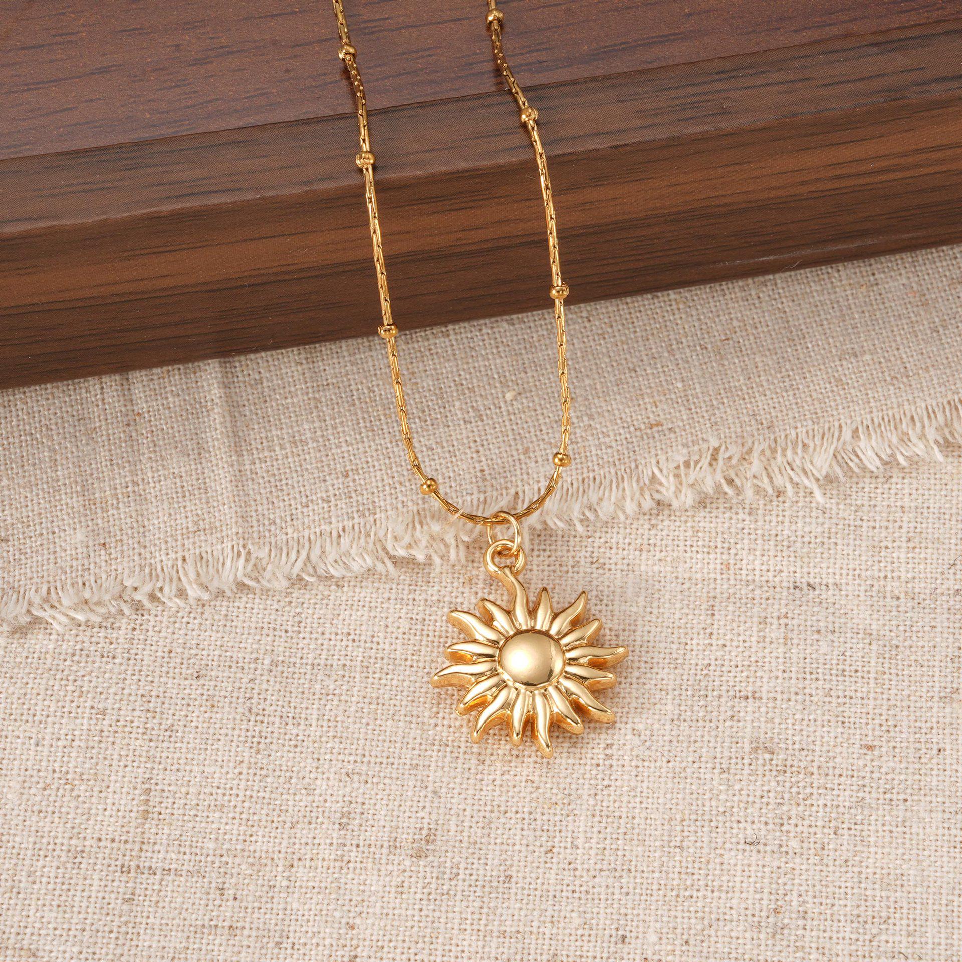 Japanese-Korean Sunflower Necklace: Elegant & Colorfast, Collarbone Chain Jewelry, Exquisite Light Luxury for Women золотой
Japanese-Korean Sunflower Necklace: Elegant & Colorfast, Collarbone Chain Jewelry, Exquisite Light Luxury for Women золотой
