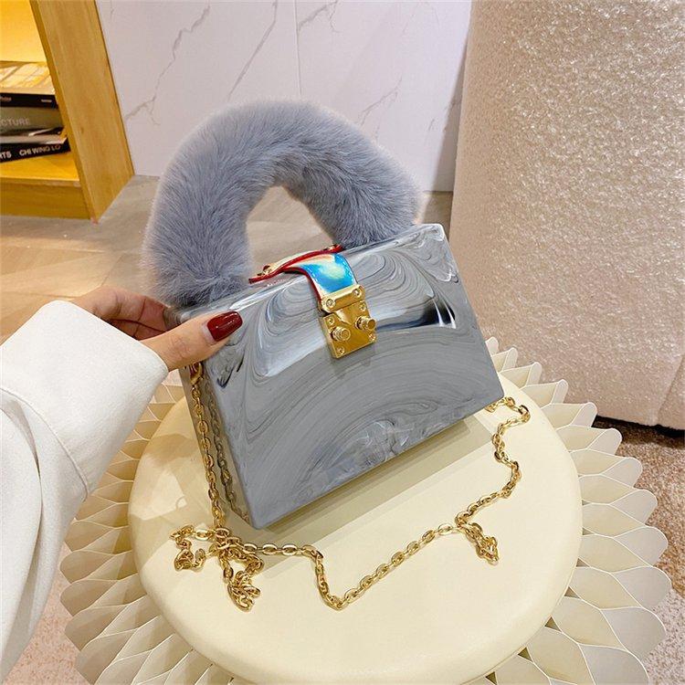 Faux Fur Top Handle Acrylic Party Box Clutch Fashion Purses and Handbags for Women Designer Evening Bag Chain Shoulder Bag темно-серого
Faux Fur Top Handle Acrylic Party Box Clutch Fashion Purses and Handbags for Women Designer Evening Bag Chain Shoulder Bag темно-серого