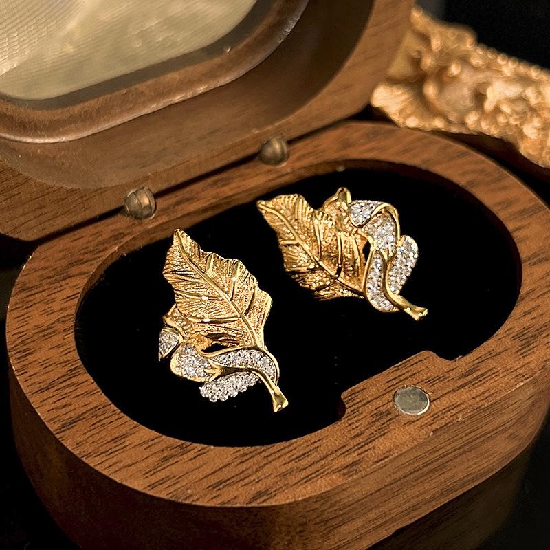 Ювелирные изделия, Серьги-пусеты, Ювелирные изделия, Золотые листья, Дети, Легкая роскошь
Ювелирные изделия, Серьги-пусеты, Ювелирные изделия, Золотые листья, Дети, Легкая роскошь