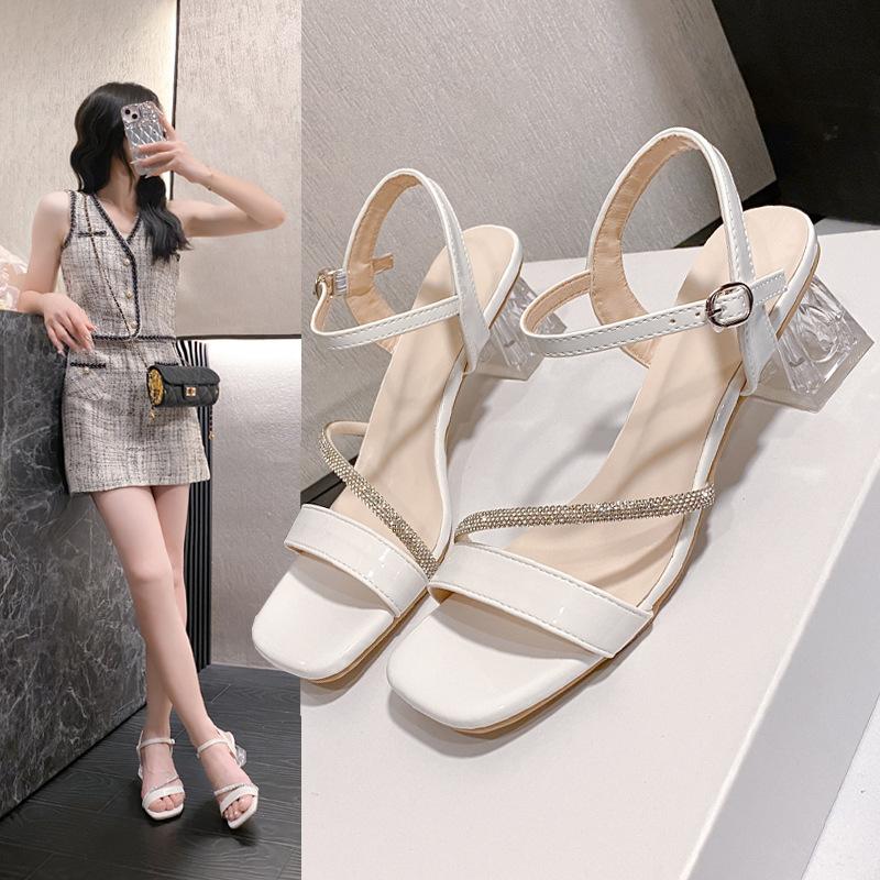 New sandals thick heel summer women s 2025 sandals fashion versatile high heels high heels one-word buckle strap 40 білий
New sandals thick heel summer women s 2025 sandals fashion versatile high heels high heels one-word buckle strap 40 білий