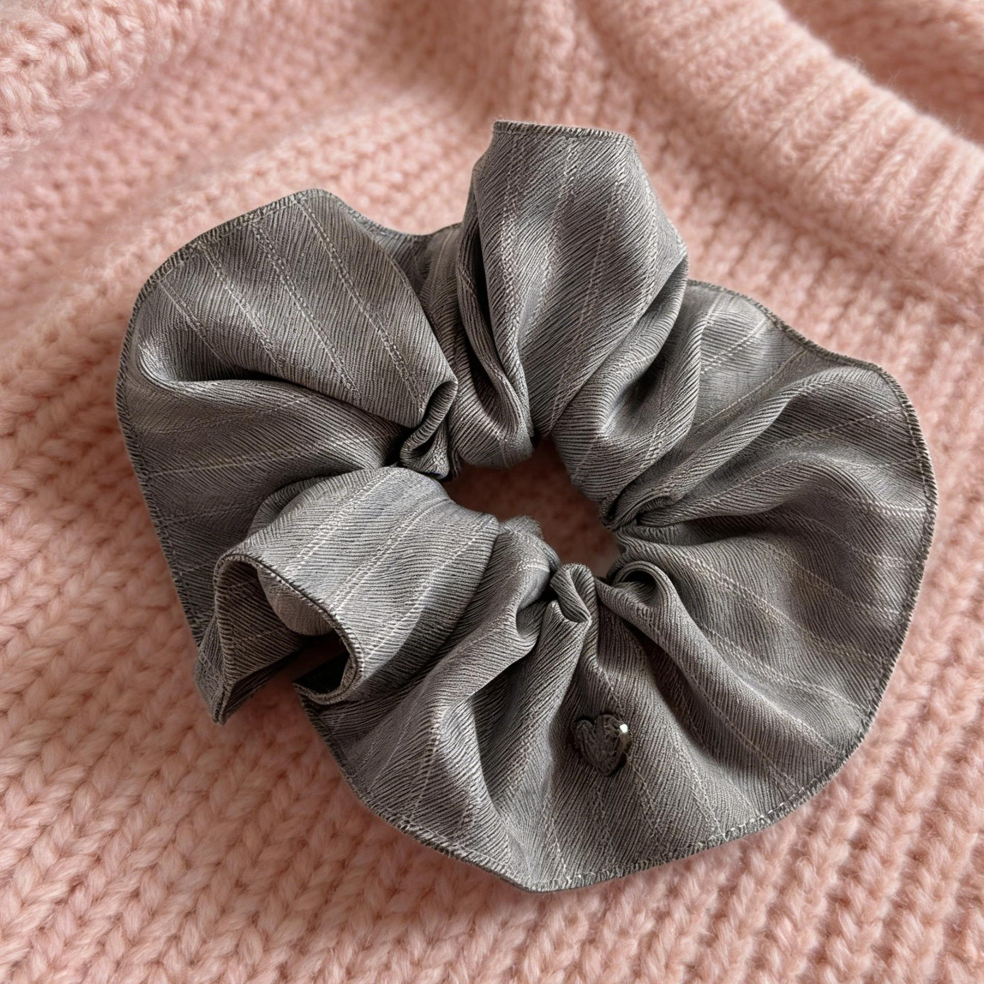 Women s Korean Striped Heart Scrunchie Scarf Hair Tie - Elegant Daily Hair Accessory
Women s Korean Striped Heart Scrunchie Scarf Hair Tie - Elegant Daily Hair Accessory