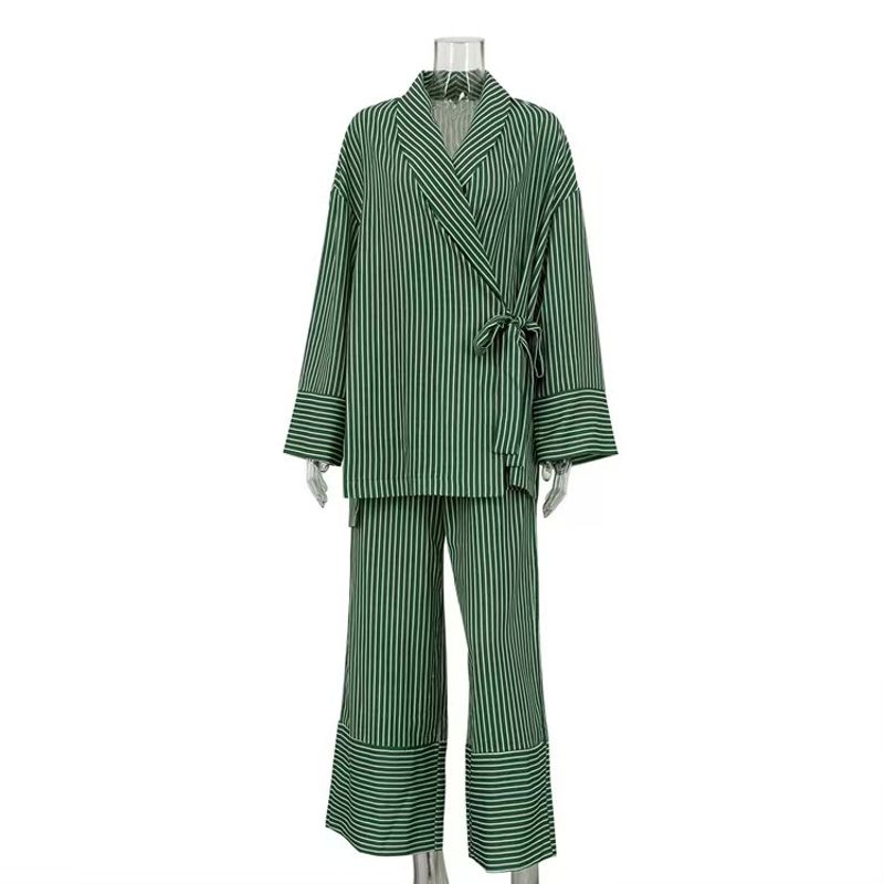 Fashion Fashion Loose Stripes V-neck Lace-up Top and Trousers Suit Striped Top and Pants Set Green M
Fashion Fashion Loose Stripes V-neck Lace-up Top and Trousers Suit Striped Top and Pants Set Green M
