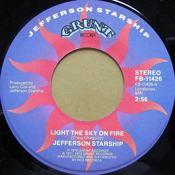 7inch Record JEFFERSON STARSHIP Light The Sky On Fire FB11426 GRUNT 1978 US Rock Used
7inch Record JEFFERSON STARSHIP Light The Sky On Fire FB11426 GRUNT 1978 US Rock Used