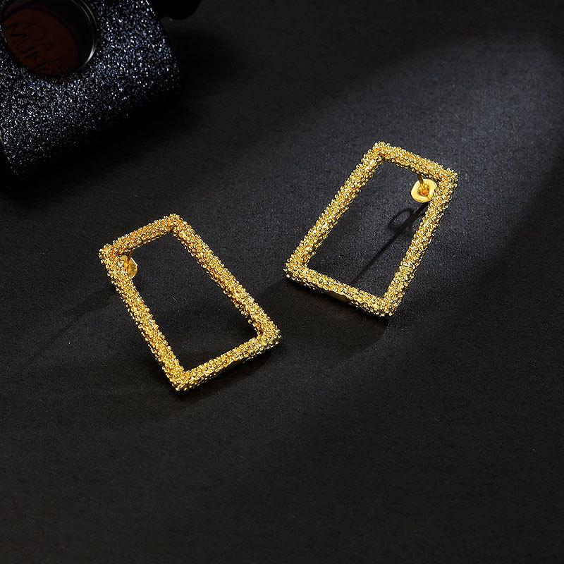 New Trendy Fashion Temperament Exaggerated Geometric Irregular Square Stud Earrings
New Trendy Fashion Temperament Exaggerated Geometric Irregular Square Stud Earrings