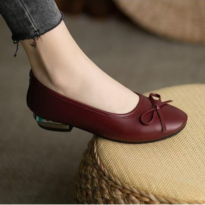 Round head bow small leather shoes shallow mouth single shoes flat bottom simple casual fashion women s board shoes mother shoes 40 червоний
Round head bow small leather shoes shallow mouth single shoes flat bottom simple casual fashion women s board shoes mother shoes 40 червоний