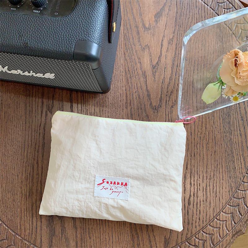 Fashion Colorful Makeup Bag Letter Handbag Coin Purse With Lightweight Material Rice White
Fashion Colorful Makeup Bag Letter Handbag Coin Purse With Lightweight Material Rice White